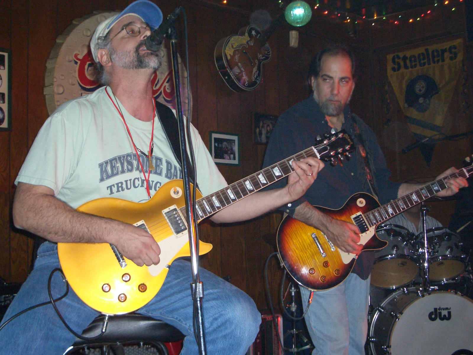 Goldtop and Matt Barranti jamming Statesboro Blues